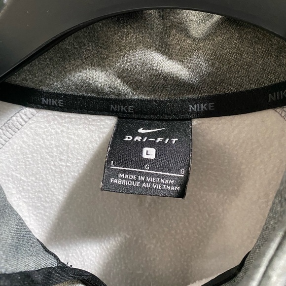 Nike quarter zip - Picture 2 of 3